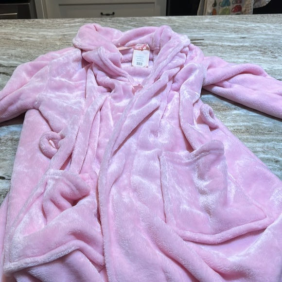 forever dreamin Intimates & Sleepwear Womans Pink Fleece Robe